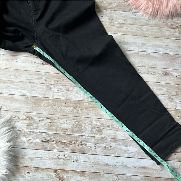 Juicy Couture Black Capri Jeans | size 12 | Pants - Picture 9 of 11